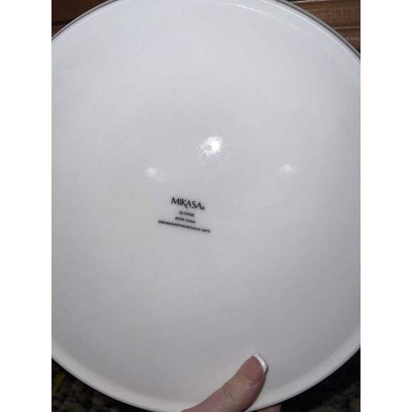 Mikasa Sloane Dinner Plates White Bone China Round 11" Set of 4 - Picture 6 of 8